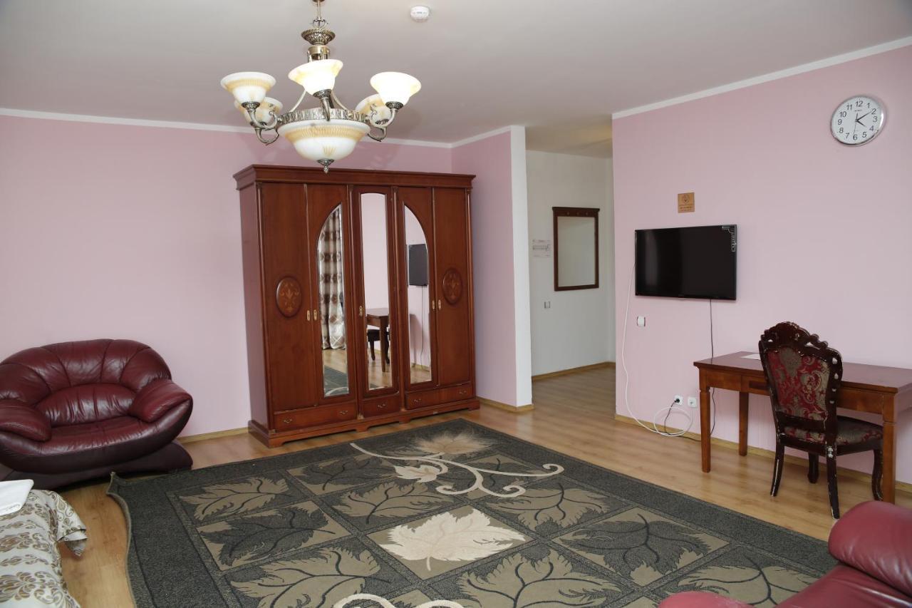 Daniyar Hotel Akmola Esterno foto